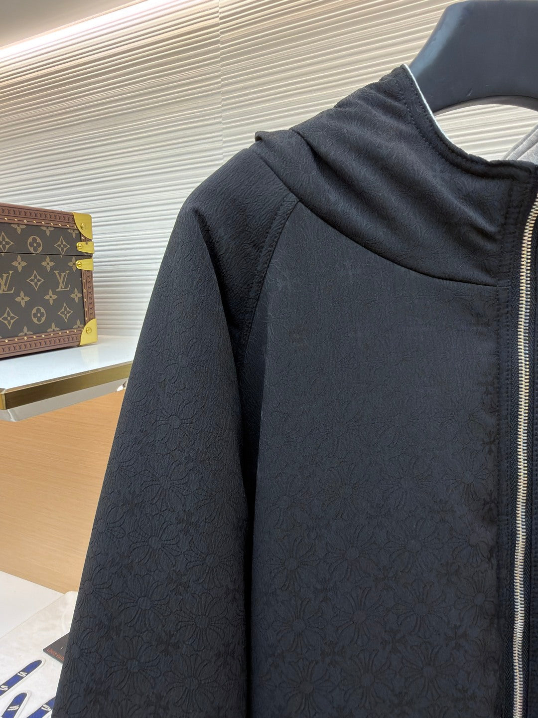 Horseshoe Hooded Down Jacket