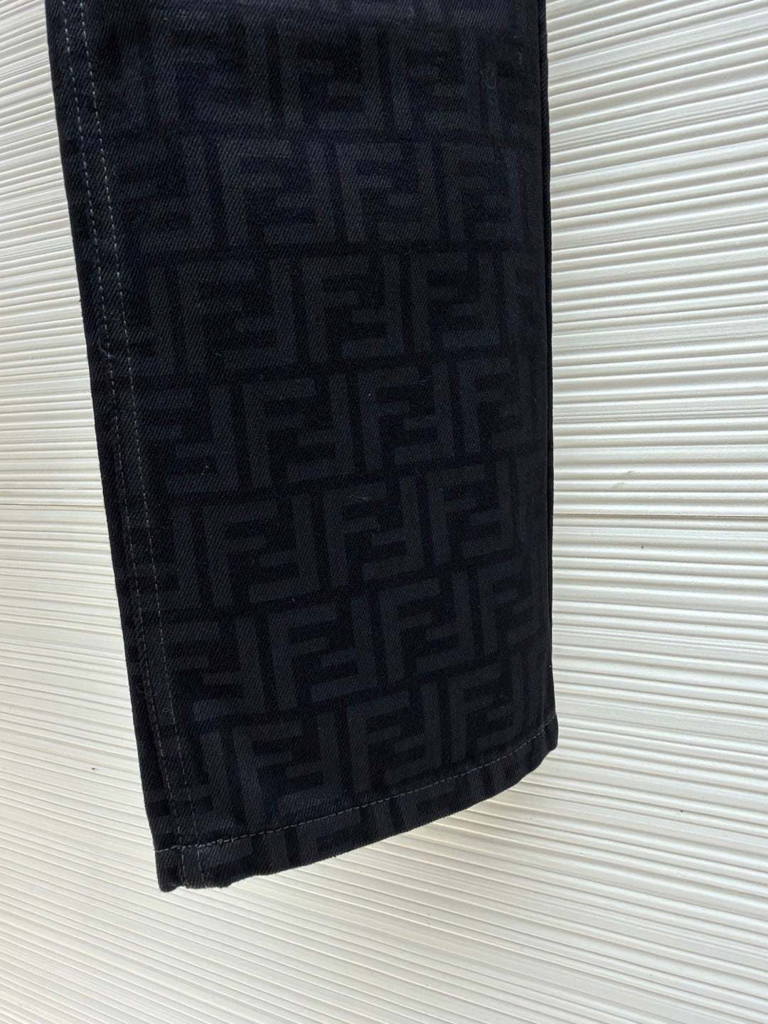 Graphic Jeans