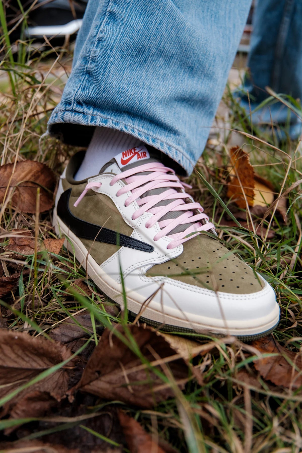 JORDAN X TRAVIS SCOTT AIR JORDAN 1 LOW MEDIUM OLIVE