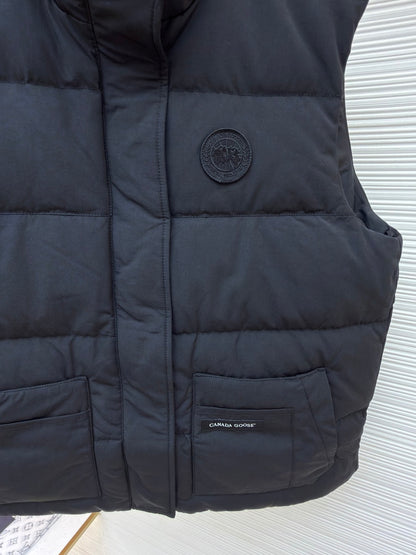Disc Badge Down Gilet