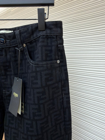 Graphic Jeans