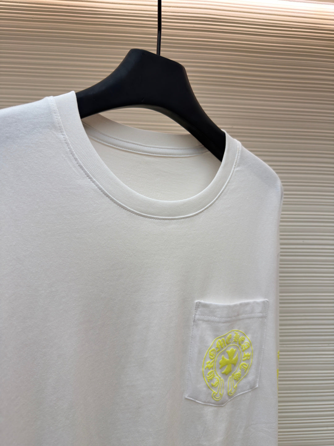 Vine Motif Longsleeve T-Shirt