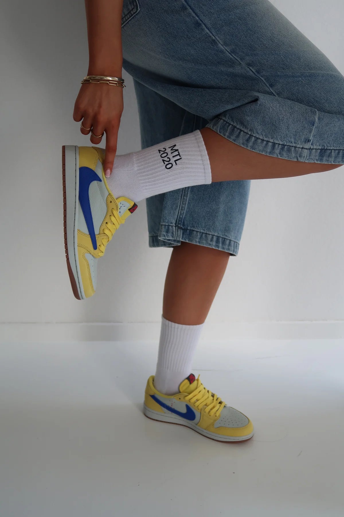 JORDAN X TRAVIS SCOTT AIR JORDAN 1 LOW CANARY