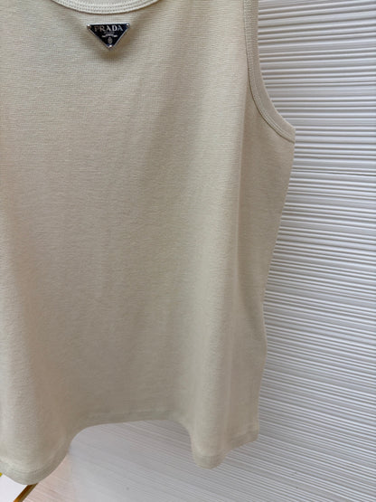 Triangle Logo Gilet