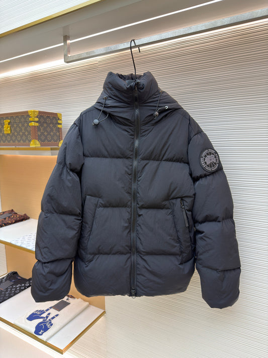 Disc Badge Hooded Down Jacket
