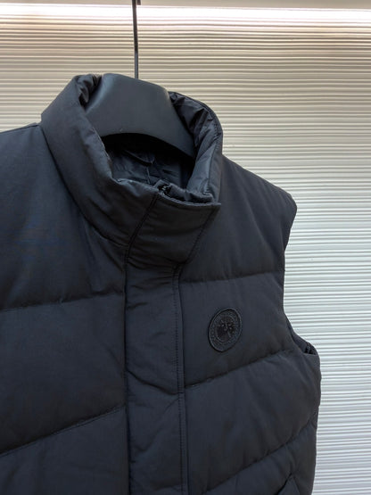 Disc Badge Down Gilet