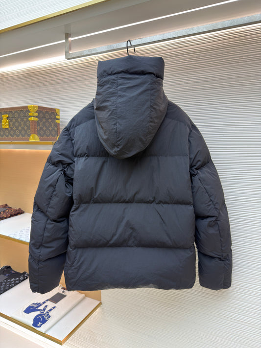 Disc Badge Hooded Down Jacket